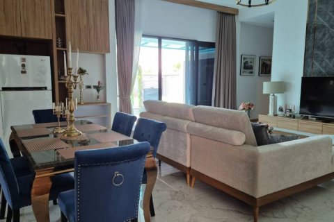 Villa in Bang Lamung, Thailand 5 bedrooms № 114855 - photo 8