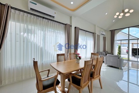 House in Pattaya, Thailand 3 bedrooms № 196114 - photo 7