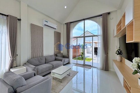 House in Pattaya, Thailand 3 bedrooms № 196114 - photo 5