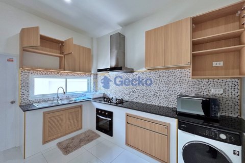 House in Pattaya, Thailand 3 bedrooms № 196114 - photo 9