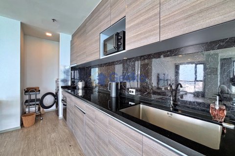 Condo in Pattaya, Thailand, 3 bedrooms № 196115 - photo 2