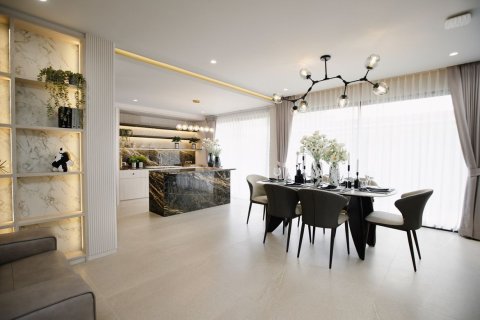 Villa in Chiang Mai, Thailand 4 bedrooms № 113733 - photo 11