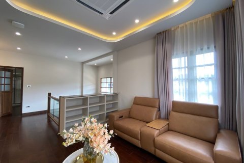 Villa in Chiang Mai, Thailand 4 bedrooms № 113733 - photo 24