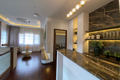 Villa in Chiang Mai, Thailand 4 bedrooms № 113733 - photo 21