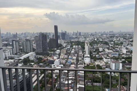 Condo in Phra Khanong, Bangkok, Thailand, 2 bedrooms  № 154172 - photo 8