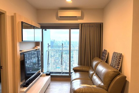 Condo in Phra Khanong, Bangkok, Thailand, 2 bedrooms  № 154172 - photo 1