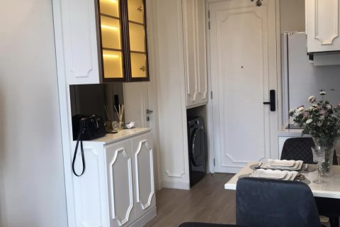 Студия в кондо в Ваттхане, Бангкок, Таиланд № 164617