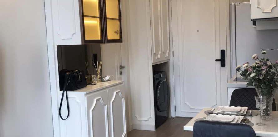 Studio dans le Condo à Watthana, Bangkok, Thaïlande  № 164617