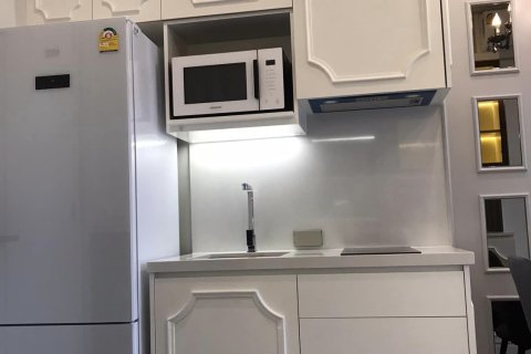 Studio dans le Condo à Watthana, Bangkok, Thaïlande  № 164617 - photo 9