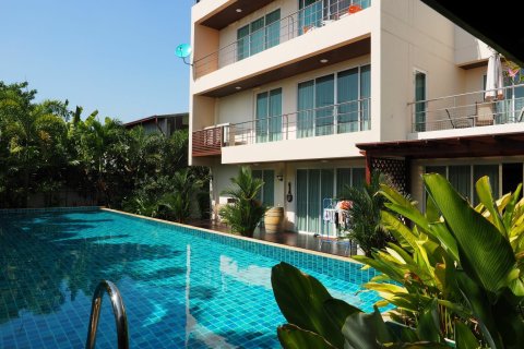 Дом в Пхракханонге, Бангкок, Таиланд с 5 спальнями  № 164612