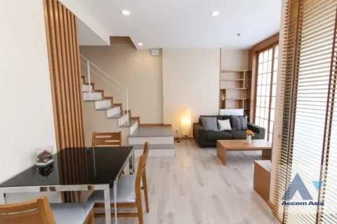 Dúplex de 2 dormitorios en Phra Khanong, Bangkok, Tailandia № 217858