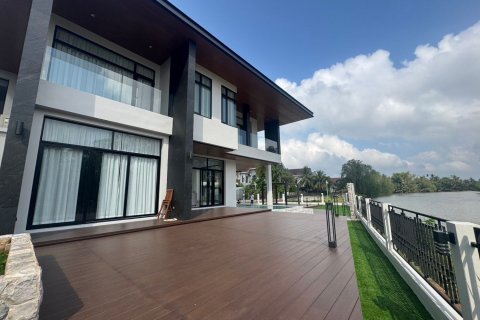 Дом в Сураттхани, Таиланд с 5 спальнями  № 138516 - фото 2