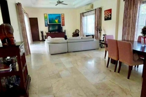 Villa in Phuket, Thailand 3 bedrooms № 149729 - photo 6