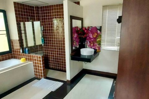 Villa in Phuket, Thailand 3 bedrooms № 149729 - photo 14