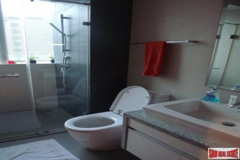 Commercial property in Bangkok, Thailand 128 sq.m. № 155462 - photo 3