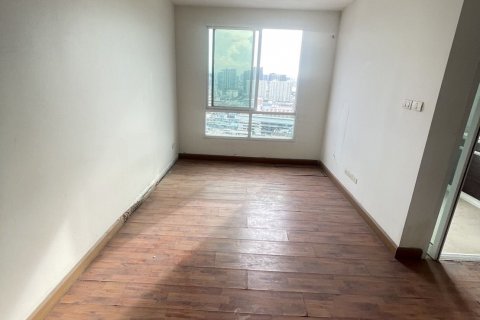 Condo in Bang Kapi, Bangkok, Thailand, 2 bedrooms  № 137797 - photo 5