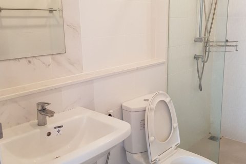 Studio in the Condo in Huai Khwang, Bangkok, Thailand  № 137792 - photo 5