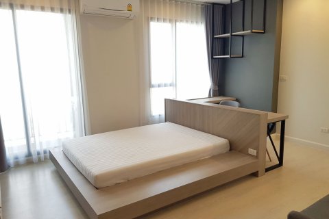 Studio in the Condo in Huai Khwang, Bangkok, Thailand  № 137792 - photo 1