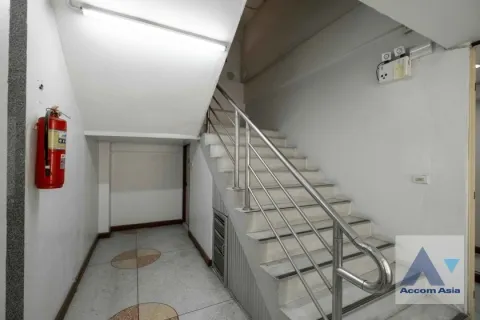 Gewerbeimmobilie in Khlong Toei, Bangkok, Thailand 730 m2 № 215964 - Foto 9
