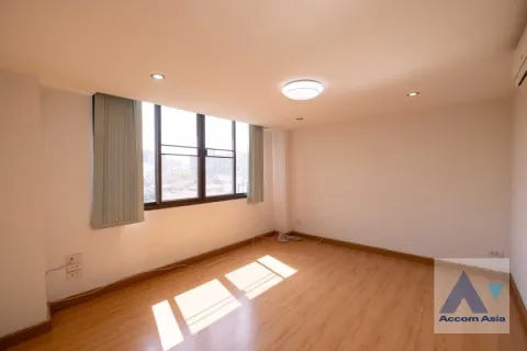 Gewerbeimmobilie in Khlong Toei, Bangkok, Thailand 730 m2 № 215964 - Foto 11