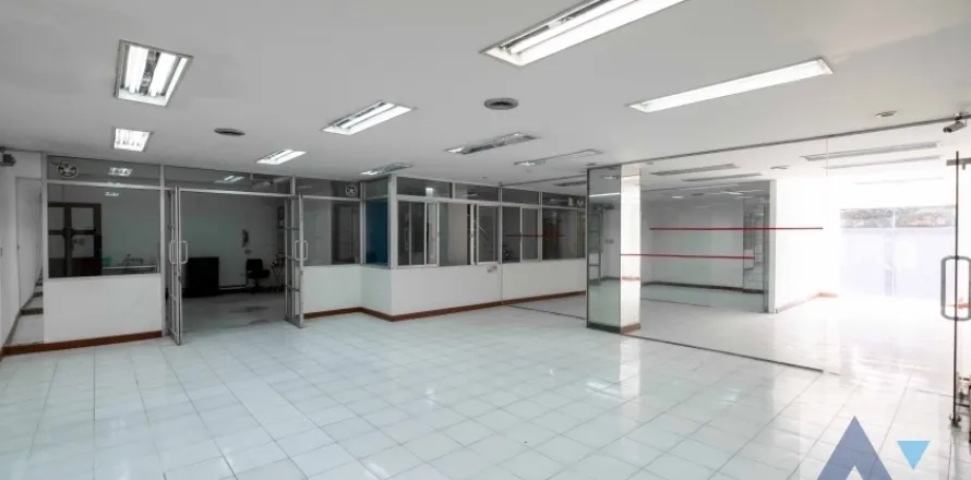 Gewerbeimmobilie in Khlong Toei, Bangkok, Thailand 730 m2 № 215964