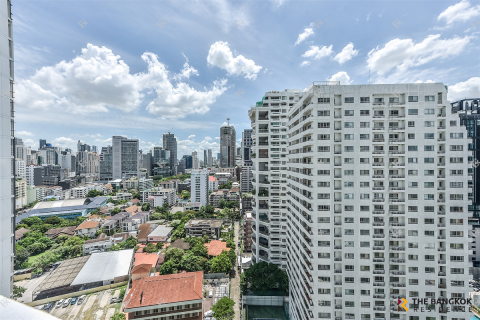 Apartment in Bangkok, Thailand 3 bedrooms № 197458 - photo 3