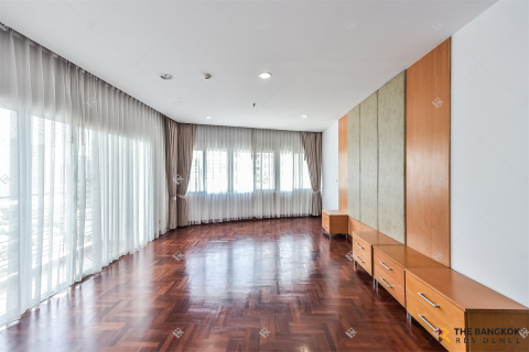 Apartment in Bangkok, Thailand 3 bedrooms № 197458 - photo 9