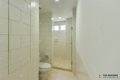 Apartment in Bangkok, Thailand 3 bedrooms № 197458 - photo 10