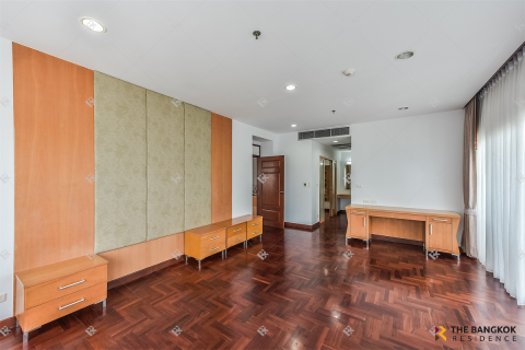 Apartment in Bangkok, Thailand 3 bedrooms № 197458 - photo 7