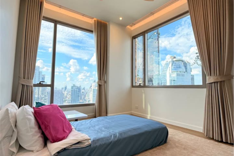 Condo in Bangkok, Thailand, 3 bedrooms № 197457 - photo 9