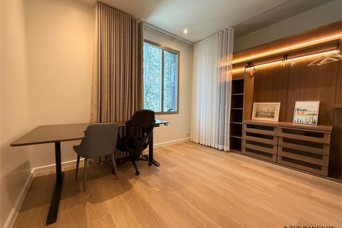 Condo in Bangkok, Thailand, 3 bedrooms № 197457 - photo 2
