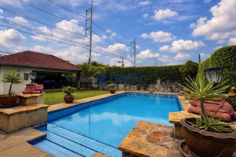 House in Pattaya, Thailand 3 bedrooms № 195817 - photo 18