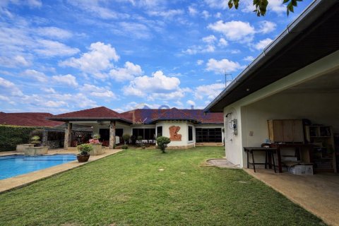 House in Pattaya, Thailand 3 bedrooms № 195817 - photo 21
