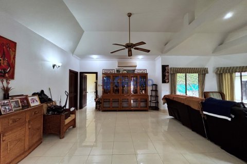 House in Pattaya, Thailand 3 bedrooms № 195817 - photo 6