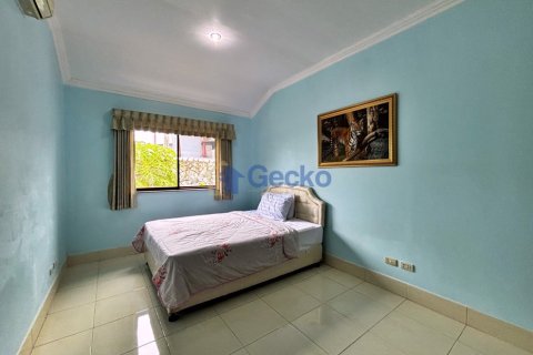 House in Pattaya, Thailand 3 bedrooms № 195817 - photo 12