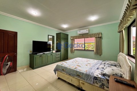 House in Pattaya, Thailand 3 bedrooms № 195817 - photo 11