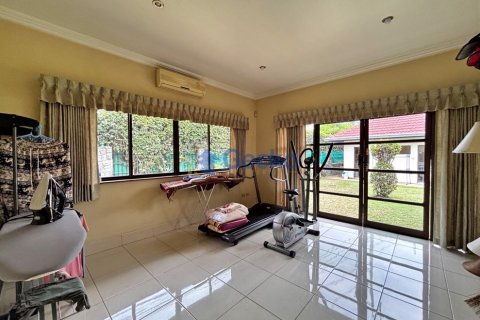 House in Pattaya, Thailand 3 bedrooms № 195817 - photo 7