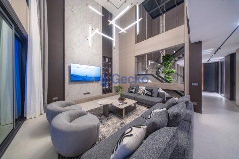House in Pattaya, Thailand 5 bedrooms № 195816 - photo 2