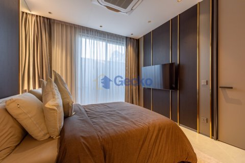 House in Pattaya, Thailand 5 bedrooms № 195816 - photo 15