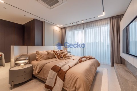 House in Pattaya, Thailand 5 bedrooms № 195816 - photo 17