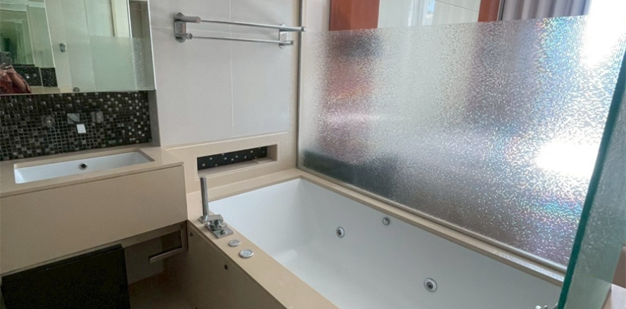 Condo in Bangkok, Thailand, 1 bedroom № 191011