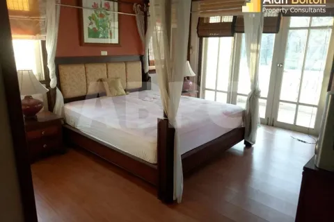 Casa de 4 dormitorios en Jomtien Beach, Pattaya, Tailandia № 211492 - foto 12