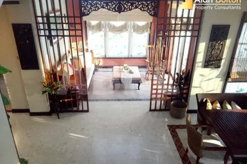 Casa de 4 dormitorios en Jomtien Beach, Pattaya, Tailandia № 211492 - foto 9