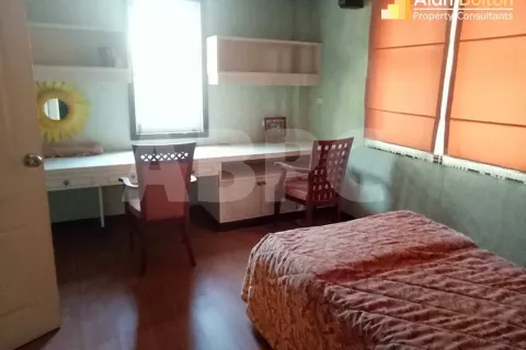 Casa de 4 dormitorios en Jomtien Beach, Pattaya, Tailandia № 211492 - foto 11