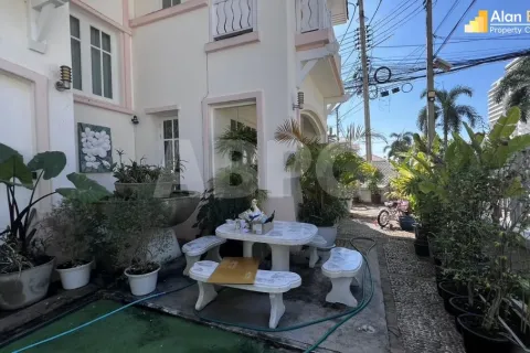 Casa de 4 dormitorios en Jomtien Beach, Pattaya, Tailandia № 211492 - foto 15