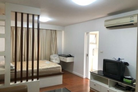 Studio in the Condo in Samphanthawong, Bangkok, Thailand  № 161366