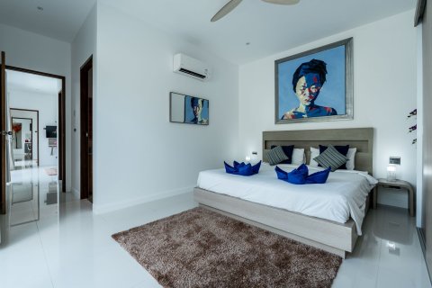 Villa in Phuket, Thailand 4 bedrooms № 137830 - photo 29