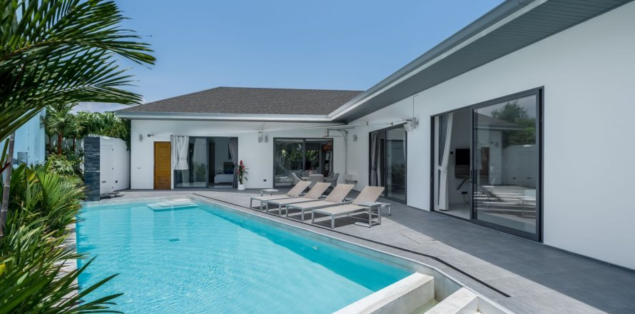 Villa in Phuket, Thailand 4 bedrooms № 137830