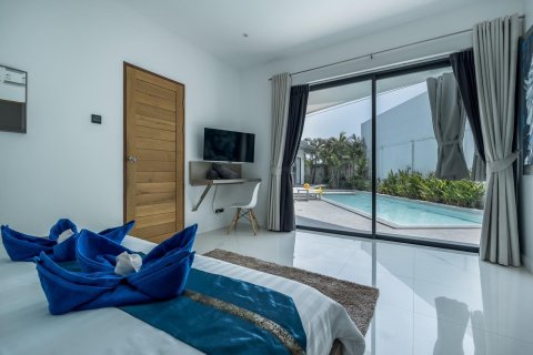 Villa in Phuket, Thailand 4 bedrooms № 137830 - photo 2