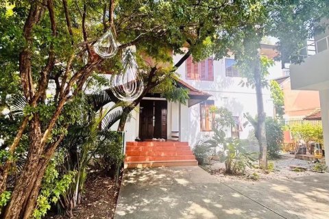 Дом в Суан Луанге, Бангкок, Таиланд с 8 спальнями  № 153001 - фото 11